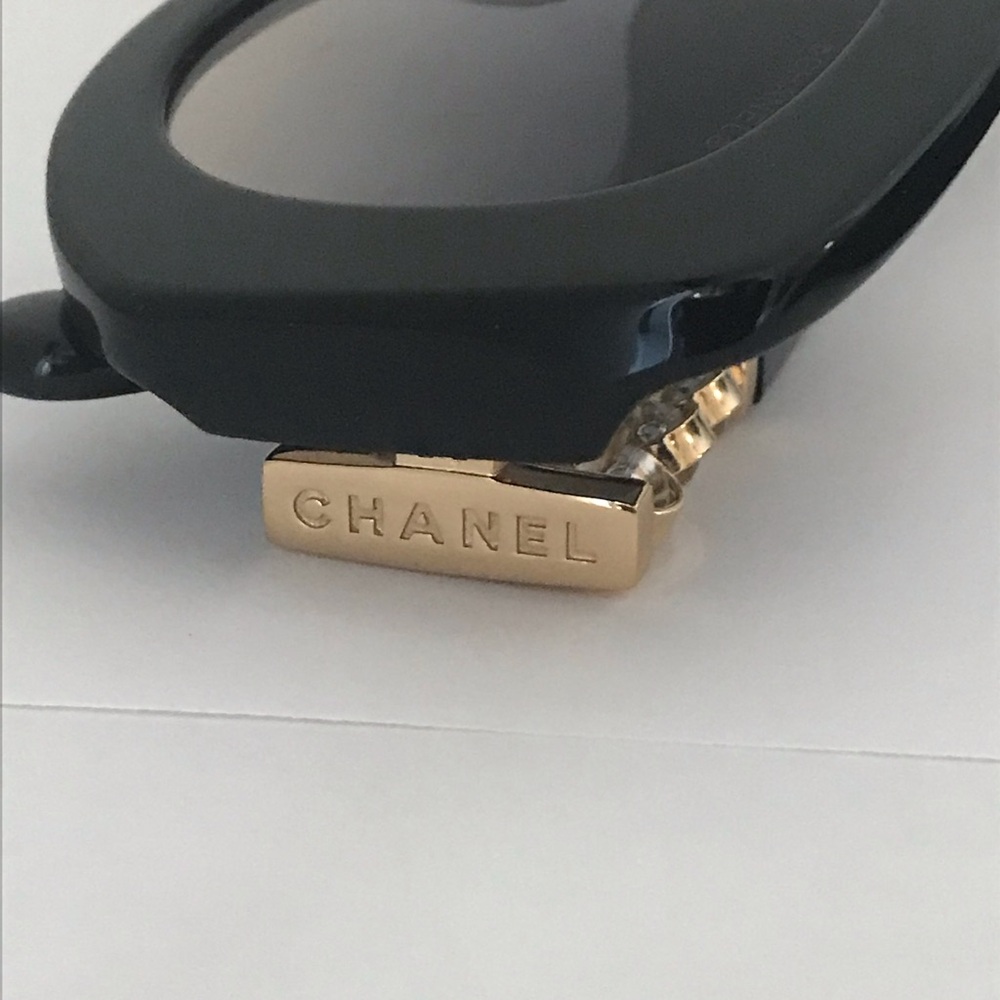 Chanel Oversized Black Sunglasses with Rotating Glass Pearls Accents - Picture 10 of 11